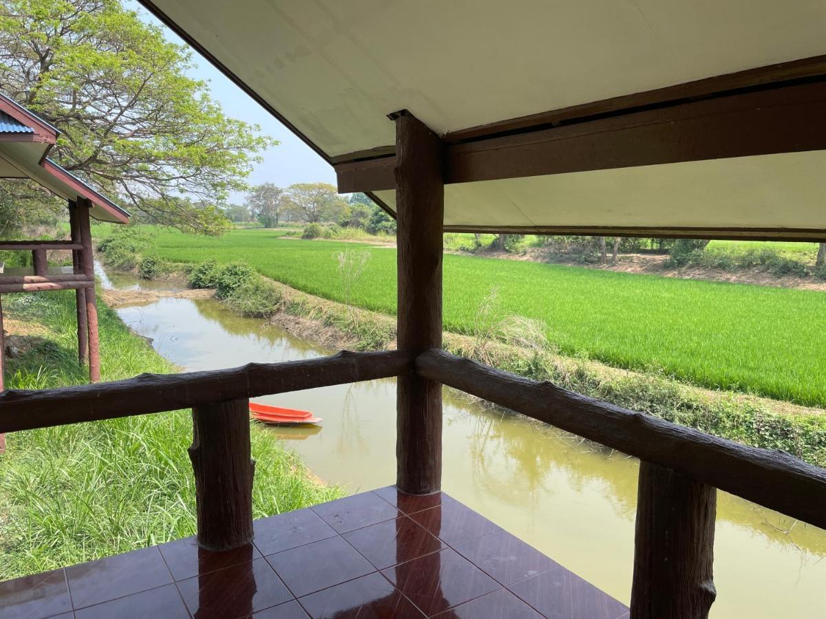 Rain Tree Cafe & Homestay Uthai Thani Zewnętrze zdjęcie